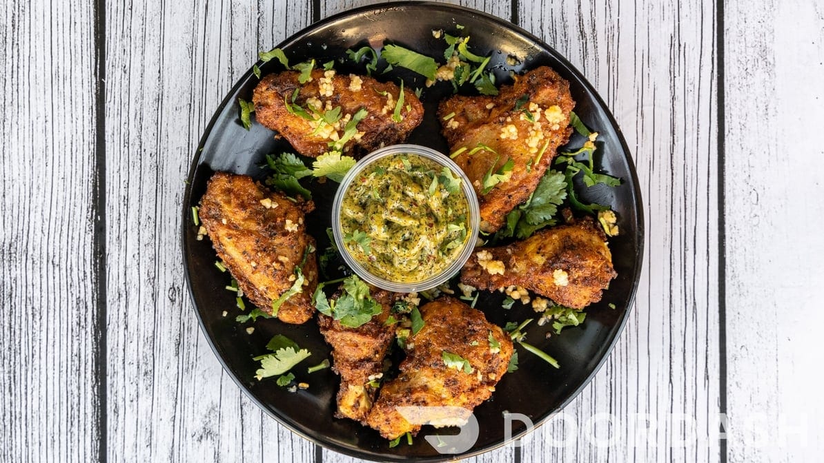 Garlic & Masala Wings (Bone-In).