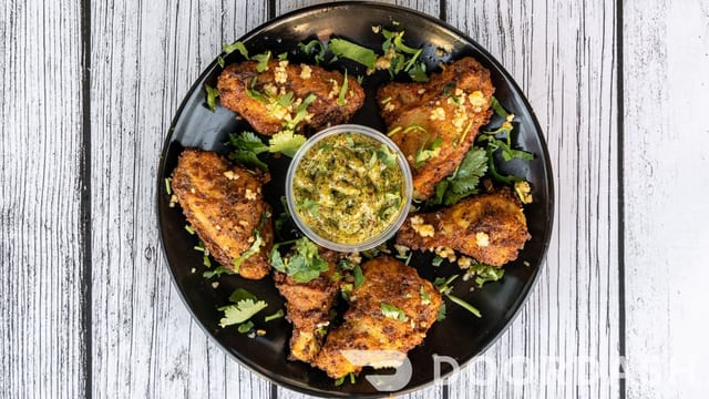 Garlic & Masala Wings (Bone-In).