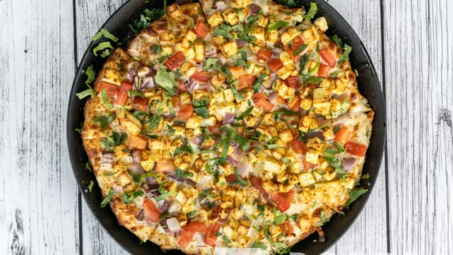 Achari Gobi Pizza.