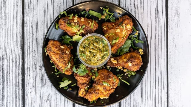 Garlic & Masala Wings.